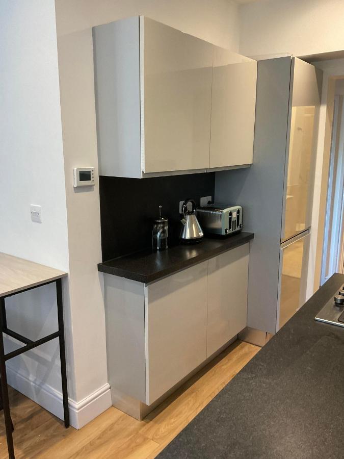 2 Bed Home From Home Apartment 41 London Exterior photo